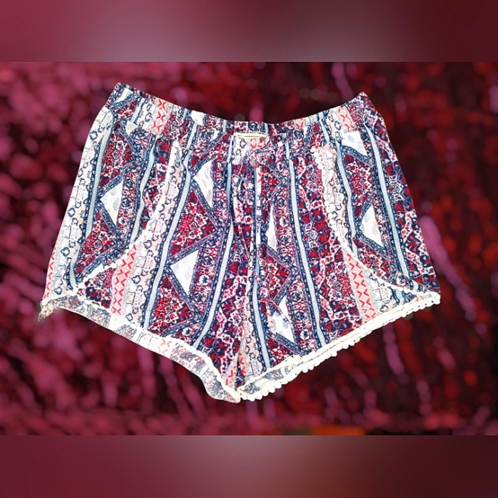 Soft pattern shorts - Picture 2 of 3